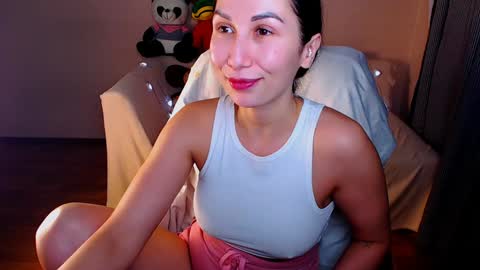 Snapshot of fairy_elli_hot chatting on January 18, 2025, 9:45 pm Elli online show from January 18, 2025, 9:45 pm