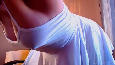 Snapshot of fairy_elli_hot chatting on October 6, 2025, 2:14 pm Elli online show from October 6, 2025, 2:14 pm