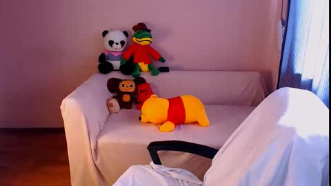 Elli  online show from March 6, 2026, 10:45 am