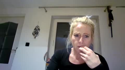 Fairy NightMary online show from October 15, 2025, 4:40 pm