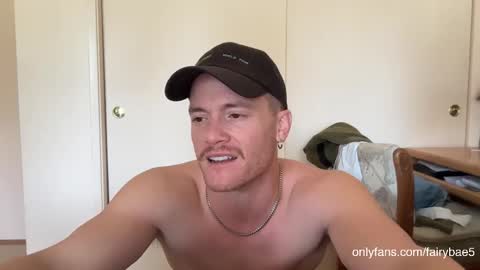 Travis online show from October 30, 2025, 7:36 pm