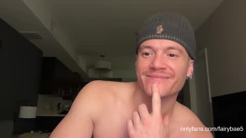 Travis online show from November 28, 2025, 7:44 am