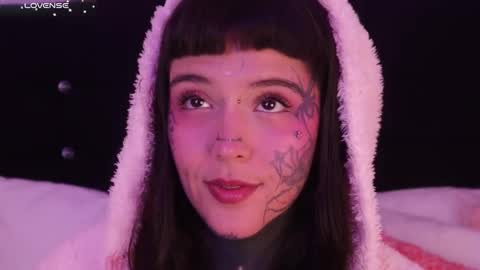 Snapshot of fairyflexxx chatting on February 14, 2025, 9:32 pm Fairy online show from February 14, 2025, 9:32 pm