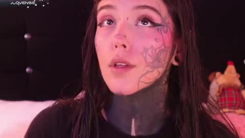 Snapshot of fairyflexxx chatting on February 17, 2025, 4:48 pm Fairy online show from February 17, 2025, 4:48 pm