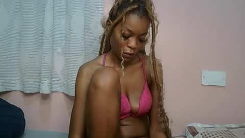 faizah_ online show from May 23, 2026, 11:36 am