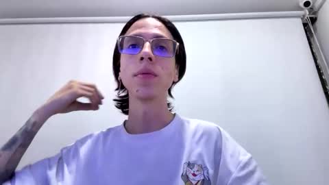 Micke online show from December 5, 2025, 1:03 am