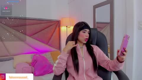 Snapshot of faloonroussel chatting on February 8, 2025, 11:55 pm Faloon online show from February 8, 2025, 11:55 pm