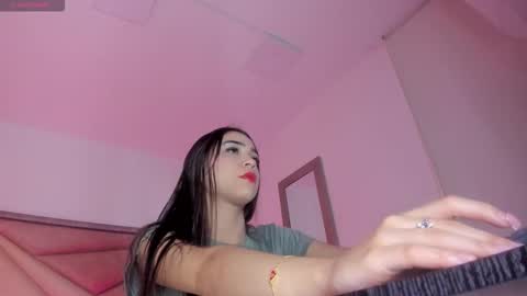 Snapshot of faloonroussel chatting on September 26, 2025, 6:23 pm Faloon online show from September 26, 2025, 6:23 pm