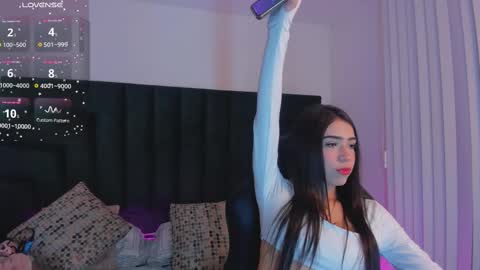 Snapshot of faloonroussel chatting on October 7, 2025, 12:19 am Faloon online show from October 7, 2025, 12:19 am