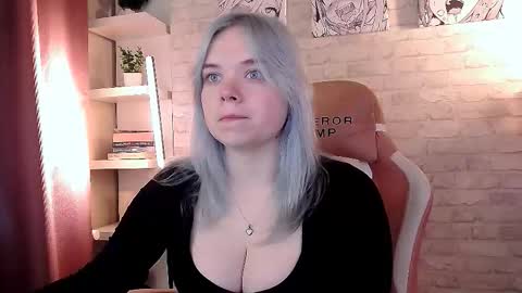 Bella online show from October 3, 2025, 1:52 pm