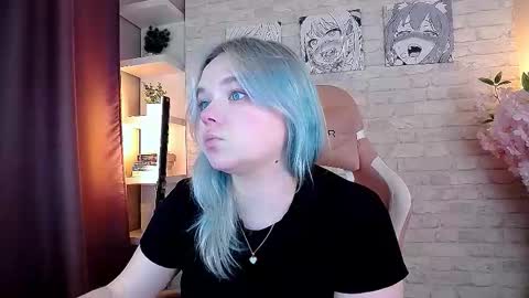 Bella online show from October 28, 2025, 3:36 pm