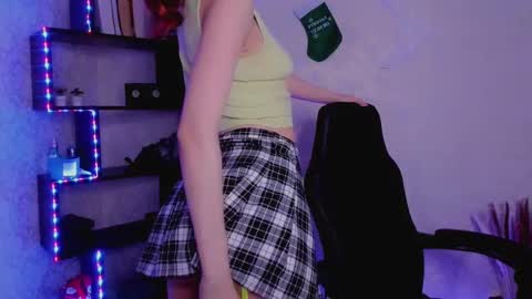 Snapshot of fane_stain chatting on January 1, 2025, 5:54 am Merida but you can call me Ida online show from January 1, 2025, 5:54 am