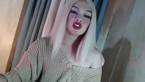 DANIELLA - DONT FORGET TO GIVE ME A THUMBSU UP online show from May 12, 2026, 5:37 am