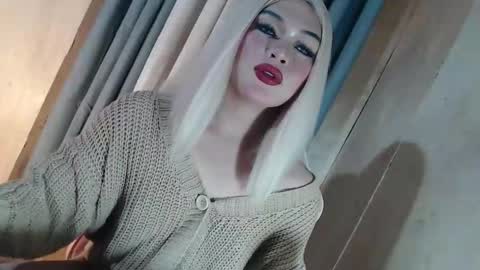 DANIELLA - DONT FORGET TO GIVE ME A THUMBSU UP online show from May 18, 2026, 5:13 am