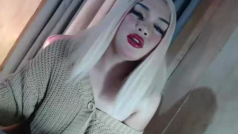 DANIELLA - DONT FORGET TO GIVE ME A THUMBSU UP online show from June 3, 2026, 4:26 am