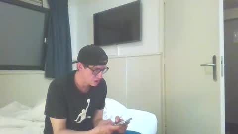 fantasticd1916 online show from September 12, 2025, 3:06 am