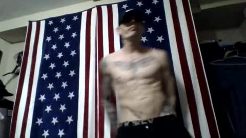 fantasydesire83 online show from April 19, 2026, 8:33 pm