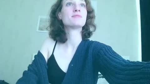 Kira online show from November 17, 2025, 11:27 am