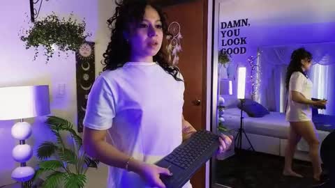 Farah online show from November 22, 2025, 12:04 pm