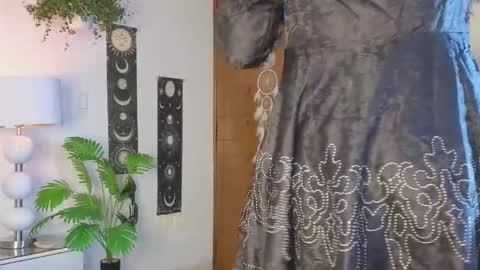 Farah online show from December 4, 2025, 12:03 pm