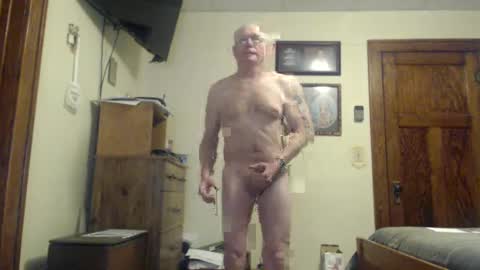 Snapshot of farboy64 chatting on January 23, 2025, 12:52 pm farboy64 online show from January 23, 2025, 12:52 pm