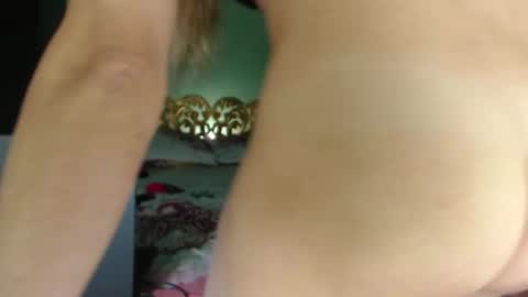 farfalina online show from September 29, 2025, 5:01 am