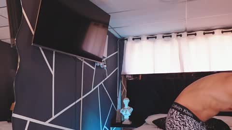 farid_jake_ online show from January 14, 2025, 8:48 pm