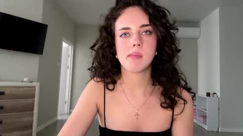 Mia online show from July 14, 2026, 1:28 pm