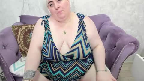 fashiona online show from March 1, 2025, 12:01 pm