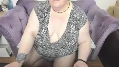 Snapshot of fashiona chatting on May 20, 2026, 11:00 pm fashiona online show from May 20, 2026, 11:00 pm