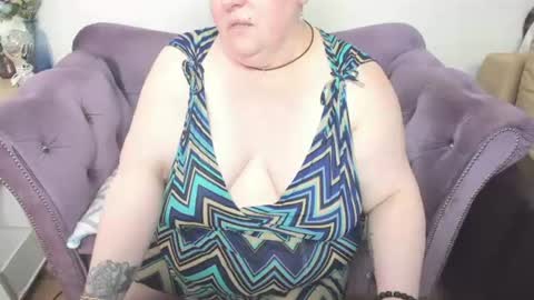 Snapshot of fashiona chatting on June 9, 2026, 11:33 am fashiona online show from June 9, 2026, 11:33 am