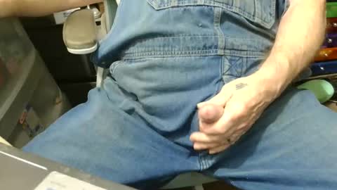 Fred. online show from November 18, 2025, 8:46 pm