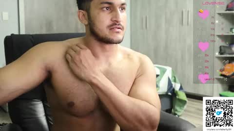 Snapshot of fatherfly001 chatting on October 9, 2025, 4:49 pm fatherfly001 online show from October 9, 2025, 4:49 pm