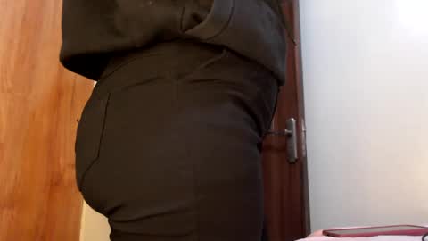 Snapshot of fatpussy_ebony chatting on January 15, 2025, 2:02 pm lexie online show from January 15, 2025, 2:02 pm