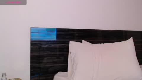 FAUSTO online show from February 21, 2025, 1:11 am