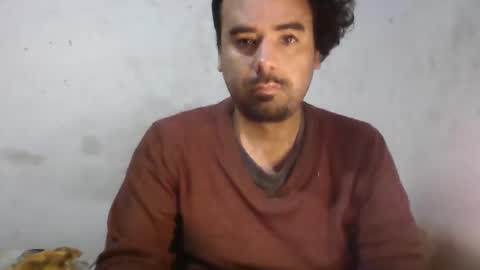 Faux Feitico online show from April 18, 2026, 8:42 pm