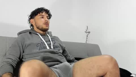 favid95 online show from February 1, 2025, 11:48 pm