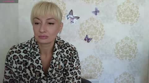 favorite_angel online show from September 26, 2025, 9:13 am