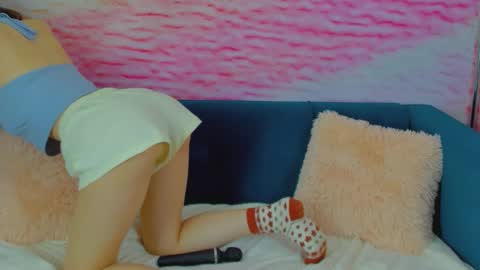 Faye online show from November 25, 2025, 2:11 am