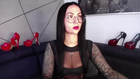 Faye online show from October 1, 2025, 7:03 am