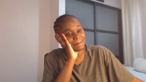 Snapshot of fayzah24 chatting on February 1, 2025, 1:02 am PRETTY online show from February 1, 2025, 1:02 am