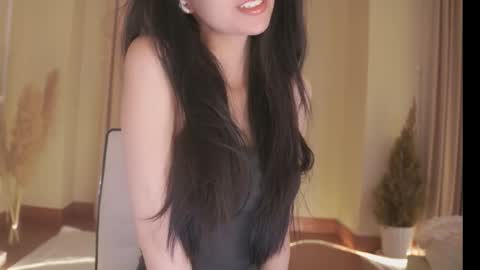 feel_me_00 online show from October 23, 2025, 11:03 pm