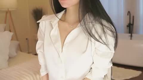 feel_me_00 online show from January 14, 2026, 11:42 pm