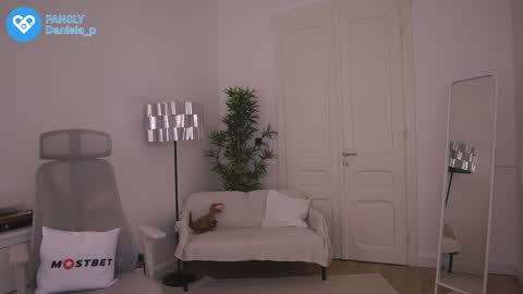 Daniela online show from December 13, 2024, 5:43 pm