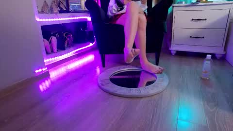 FeetVibe online show from November 21, 2025, 12:15 pm