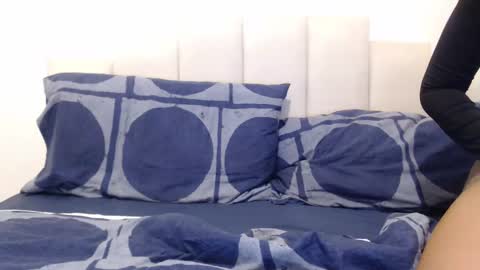 FelineChic online show from December 25, 2024, 5:26 pm