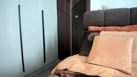 FelineChic online show from October 21, 2025, 6:58 am