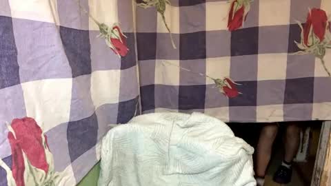 Lola online show from April 7, 2026, 9:04 pm