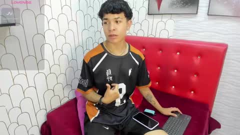 Snapshot of felipe_boy_18 chatting on March 6, 2025, 4:30 am felipe_boy_18 online show from March 6, 2025, 4:30 am