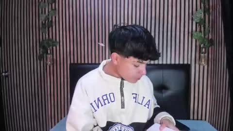 Snapshot of felipe_boy_18 chatting on September 10, 2025, 4:01 am felipe_boy_18 online show from September 10, 2025, 4:01 am